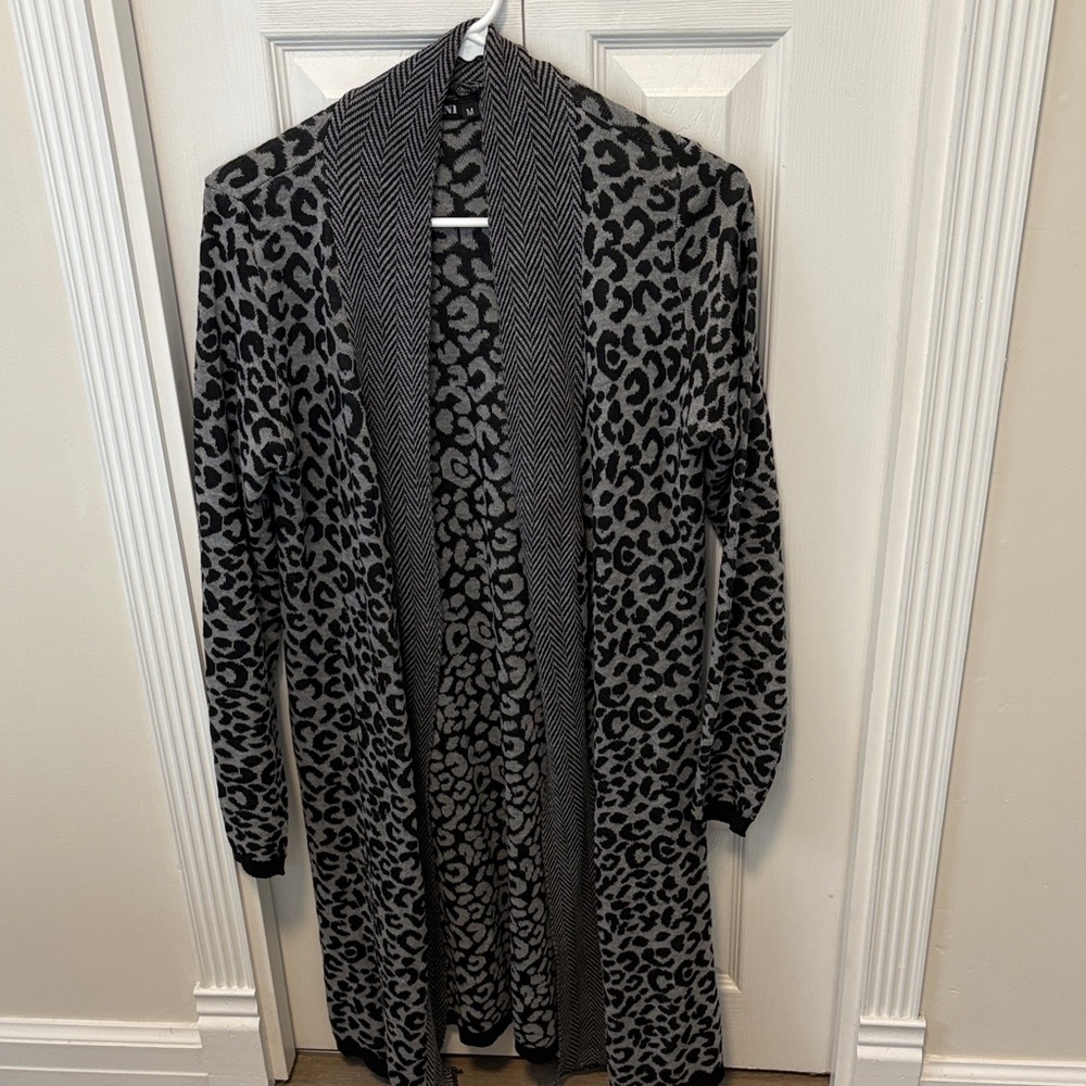 Doma Black and Gray Patterned Knit